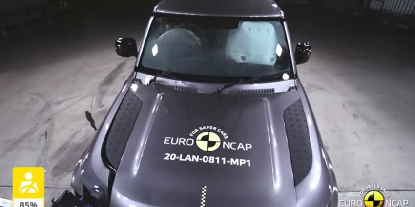 Land Rover Defender krijgt eindelijk veiligheidssterren met Defender Land Rover Defender krijgt eindelijk veiligheidssterren met Defender