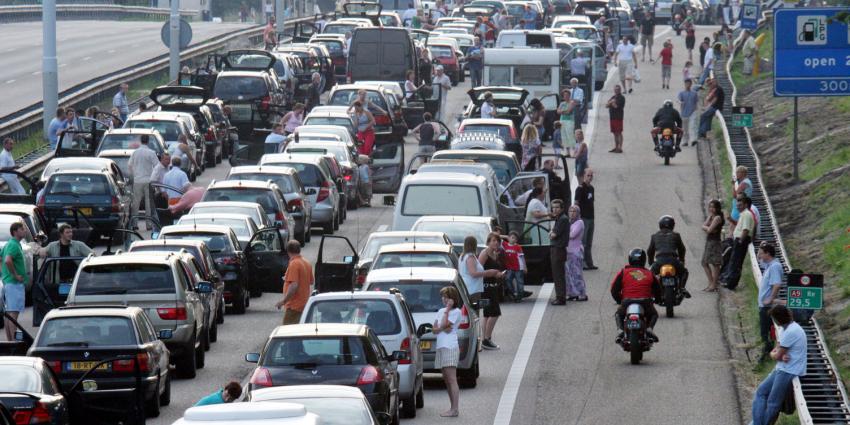 Jonge mannen rijden meer kilometers dan jonge vrouwen Jonge mannen rijden meer kilometers dan jonge vrouwen