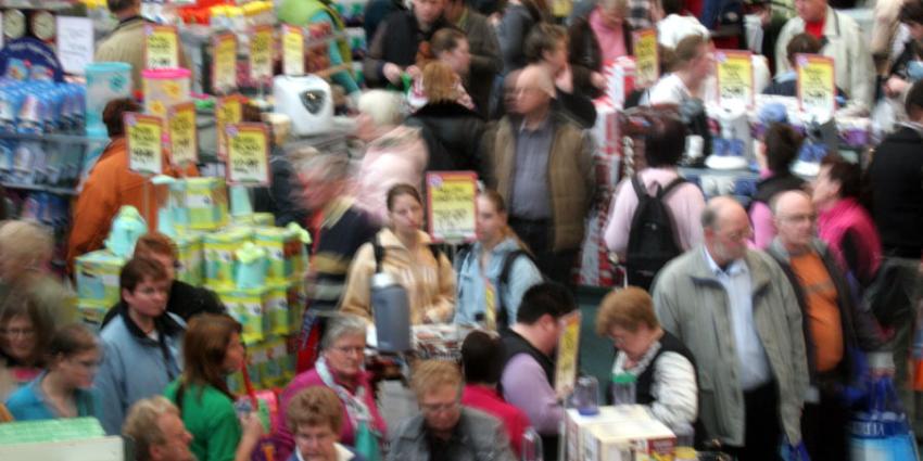 Nederland kruipt uit recessie