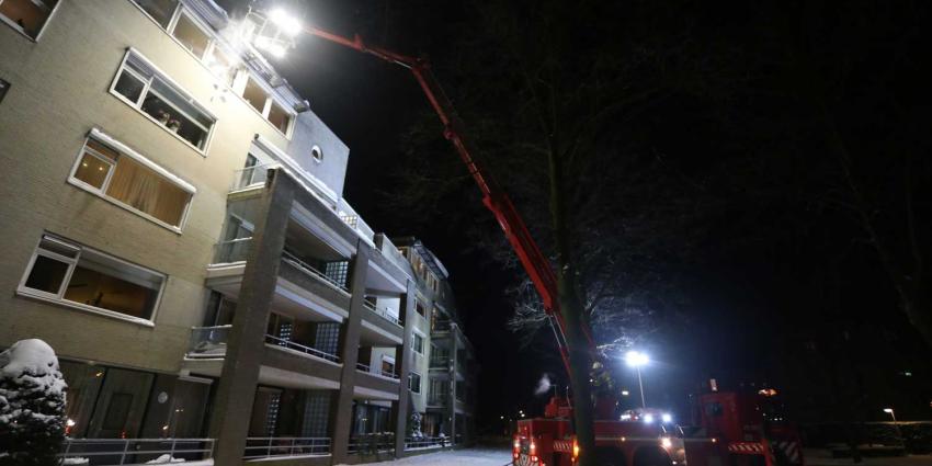 hoogwerker-sneeuw-brandweer hoogwerker-sneeuw-brandweer