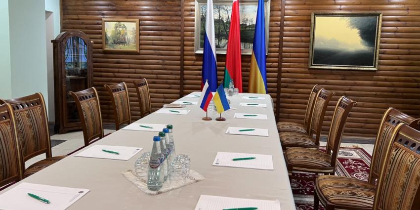 Kiev en het Kremlin vanavond opnieuw om de tafel Kiev en het Kremlin vanavond opnieuw om de tafel