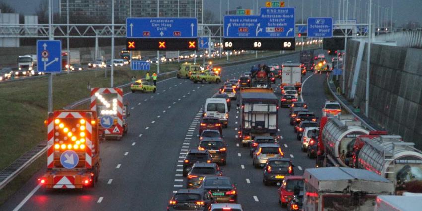 Drukke ochtendspits rond Rotterdam door eerdere stroomstoring Drukke ochtendspits rond Rotterdam door eerdere stroomstoring