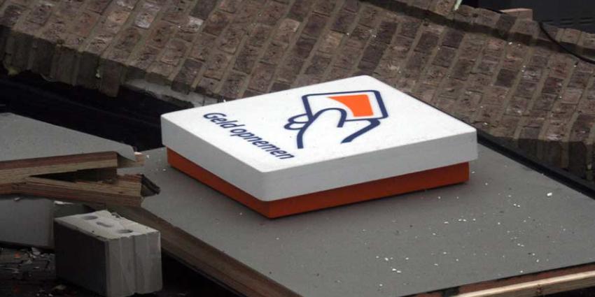 Opnieuw grote ravage bij plofkraak op Rabobank Opnieuw grote ravage bij plofkraak op Rabobank