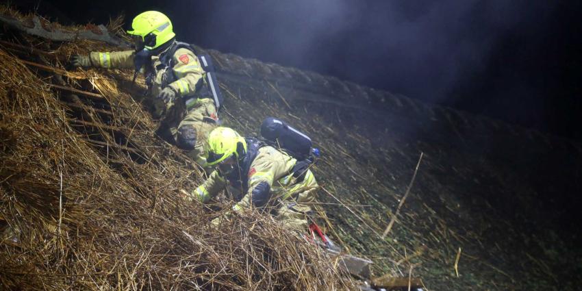rieten-dak-brandweermannen rieten-dak-brandweermannen