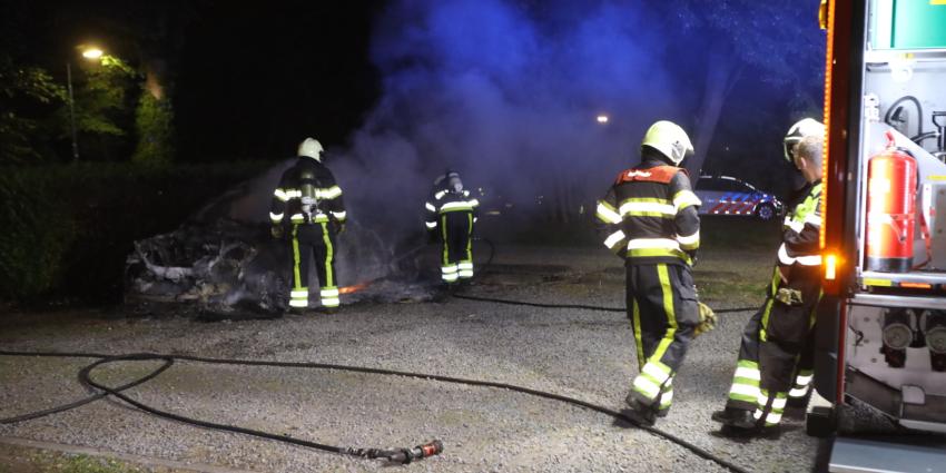 Foto van uitgebrande auto Foto van uitgebrande auto