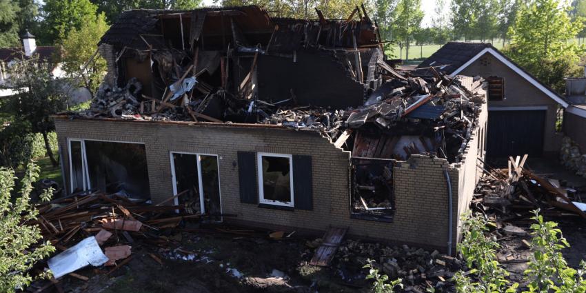 Brand verwoest woning