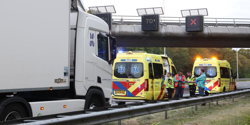 Hulpdiensten ter plaatse Hulpdiensten ter plaatse