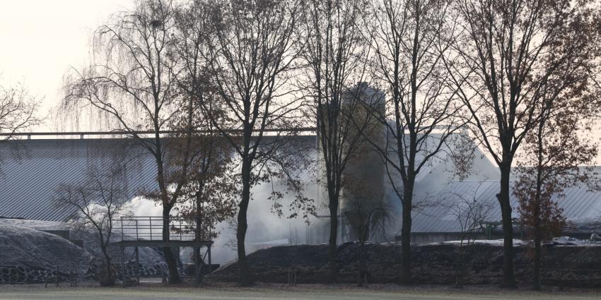 Rookontwikkeling door brandende hooibalen Rookontwikkeling door brandende hooibalen