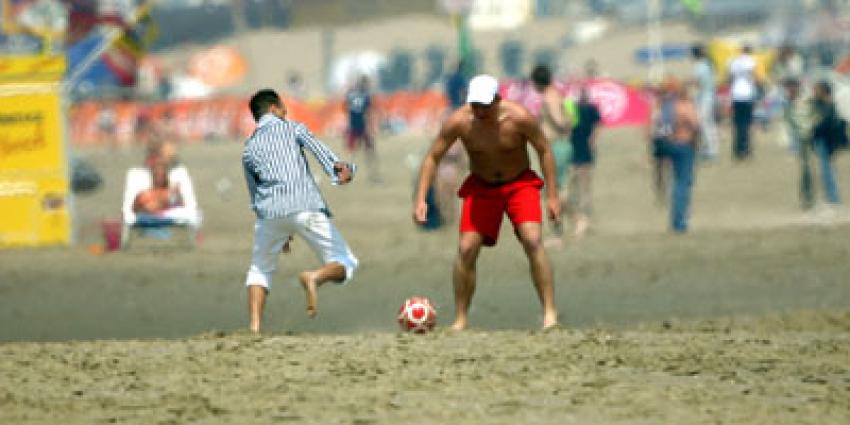 Foto van strand zee voetbal | Archief EHF Foto van strand zee voetbal | Archief EHF