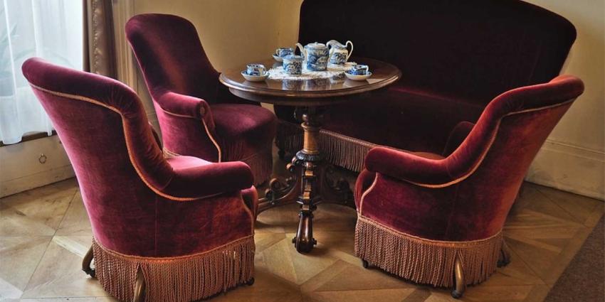 velvet-bank-sofa velvet-bank-sofa
