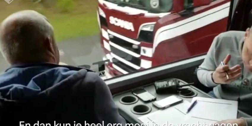 Politie zet touringcar in om bellende chauffeurs te betrappen Politie zet touringcar in om bellende chauffeurs te betrappen