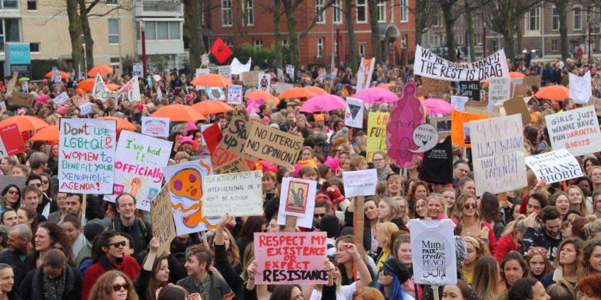 Duizenden mensen op de been tégen haat en vóór verdraagzaamheid Duizenden mensen op de been tégen haat en vóór verdraagzaamheid
