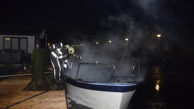 Foto van brand op plezierjacht
