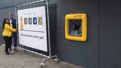 Foto van onthulling eerste geldmaat Foto van onthulling eerste geldmaat