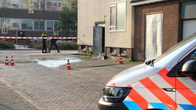 Gaten in de stoep na waterlekkage
