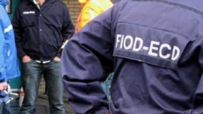 fiod, politie, beslag leggen, geld, goud, zilver, sieraden, handelaren fiod, politie, beslag leggen, geld, goud, zilver, sieraden, handelaren