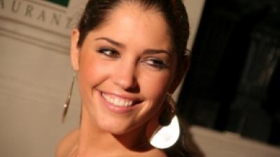 Yolanthe en Wesley verlaten Amsterdam Yolanthe en Wesley verlaten Amsterdam