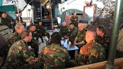 Militairen krijgen kerstbezoek van commandanten | Min. Defensie