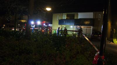 Verwarde vrouw dreigt woning op te blazen