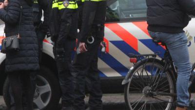 afzetting-agenten-politieauto afzetting-agenten-politieauto