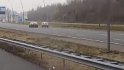 Audi bestuurdeer drukt andere auto van weg: cel voor dubbele poging doodslag Audi bestuurdeer drukt andere auto van weg: cel voor dubbele poging doodslag