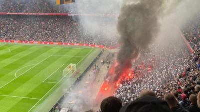 Brand tijdens klassieker Ajax-Feyenoord in Johan Cruijff Arena Brand tijdens klassieker Ajax-Feyenoord in Johan Cruijff Arena