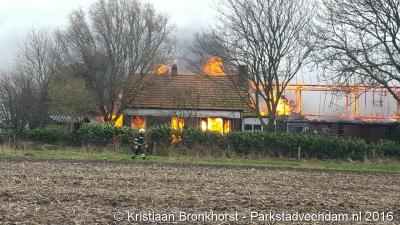 Boerderij verwoest door brand in Veendam