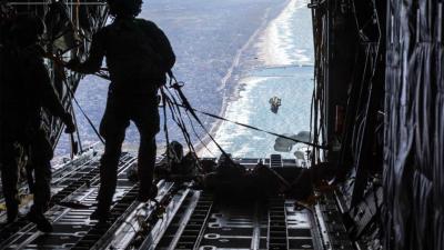 dropping-hulpgoederen-defensie dropping-hulpgoederen-defensie