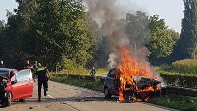 Twee ernstig gewonden bij aanrijding op Eindhovenseweg in Eindhoven