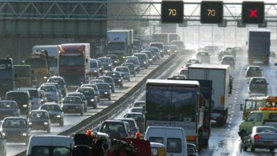 Veel files op Tweede Kerstdag Veel files op Tweede Kerstdag