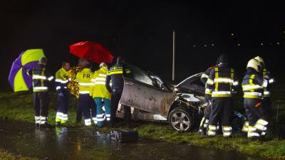 Auto in de sloot in Oirschot