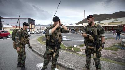 Zaterdag komen 150 eerste militairen terug uit Sint Maarten Zaterdag komen 150 eerste militairen terug uit Sint Maarten