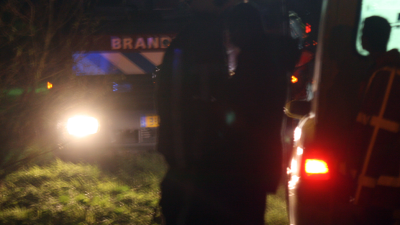 Automobilist (24) overleden na botsing tegen boom in Kruiningen