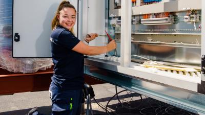 Steeds meer meisjes kiezen voor techniek Steeds meer meisjes kiezen voor techniek