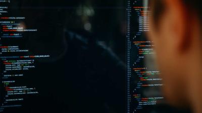 programmeur-it-specialist-code