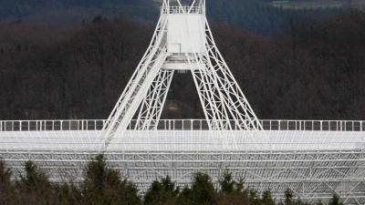 Snelste supercomputer Nederland speurt in Drenthe naar ruimteflitsen