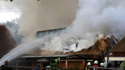 Brand in rietgedekte schuur in Drentse Valthe