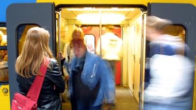 Foto van trein en passagiers | Archief EHF