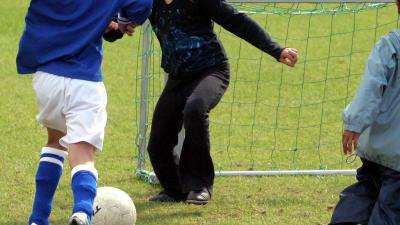 voetbal-meisje-vrouw voetbal-meisje-vrouw